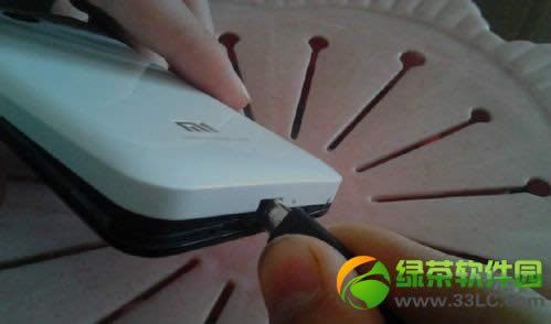 小米手机后盖怎么打开?小米手机通用打开后盖方法汇总5