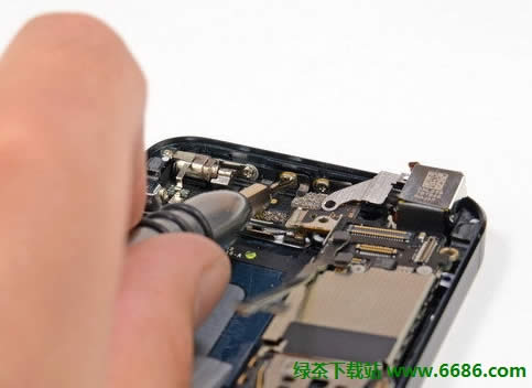 苹果iPhone5拆机报告 揭秘内部芯片03