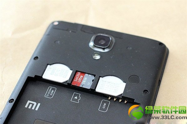 红米note怎么装sim卡?红米note插卡方法1