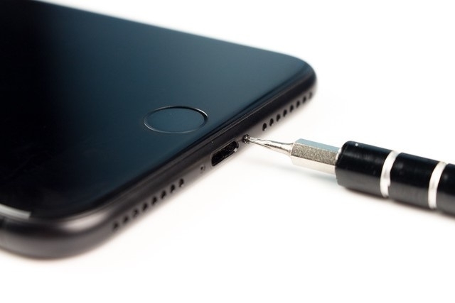 iPhone7 Plus后盖怎么打开_iPhone7 Plus拆后盖图文教程