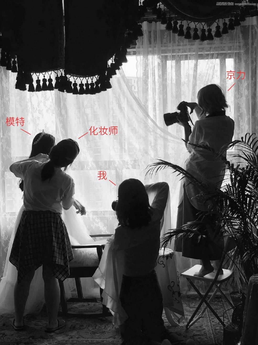 调出暗冷色室内人物照片效果的PS教程