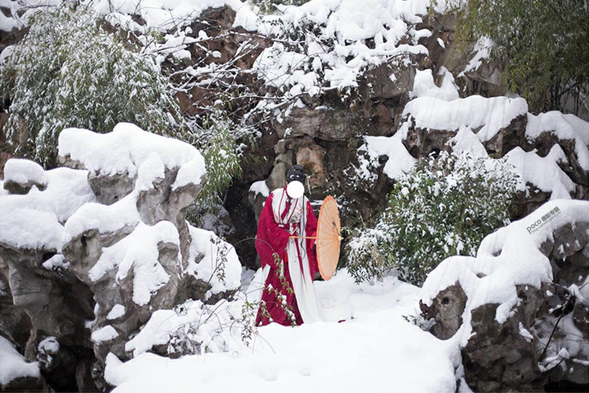 调出洁白冷色雪景人物照片的PS教程