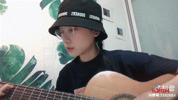 抖音明玉自弹自唱的是什么歌_抖音明玉自弹自唱歌曲试听地址