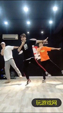 抖音我怎么这么好看魔性舞蹈_抖音我怎么这么好看魔性舞蹈教程